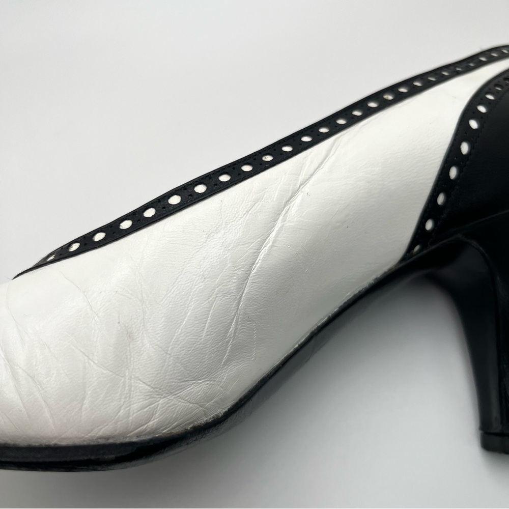 Vintage CHANEL Spectator Pumps / Heels Women’s 7.5 - Picture 14 of 14